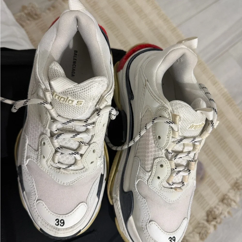 Balenciaga White and Cream Women's Sneakers - Picture 2 of 12